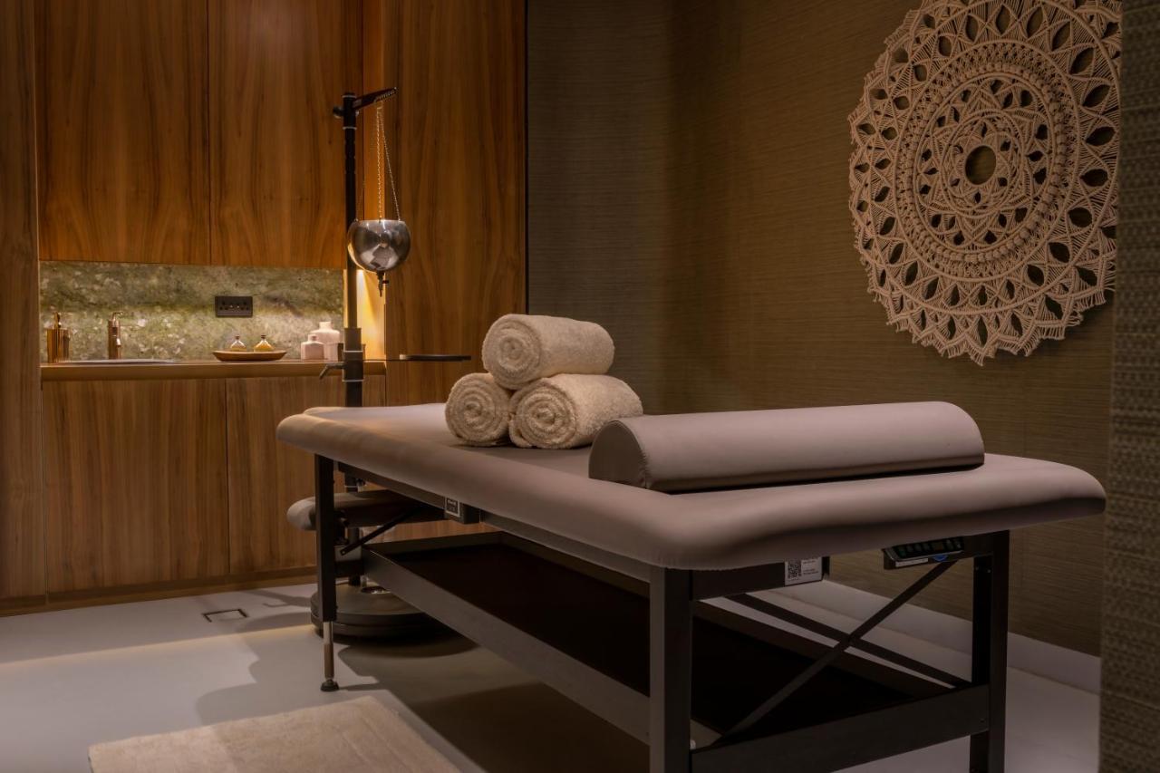 Jareed Hotel Riyad Extérieur photo A massage table